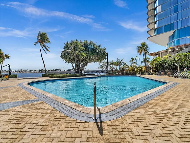 2451 S Brickell Ave #20M — Photo 43