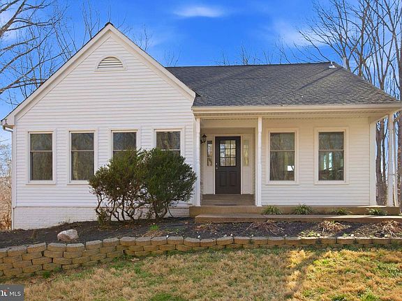 2nd image of 8 Ridgeview Cir