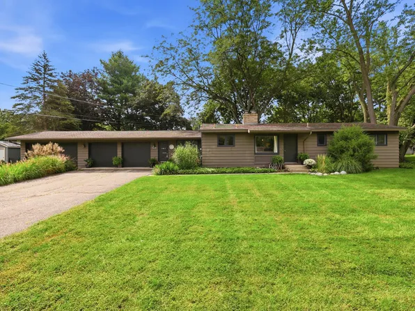 7284 Grachen Dr SE, Grand Rapids, MI 49546
