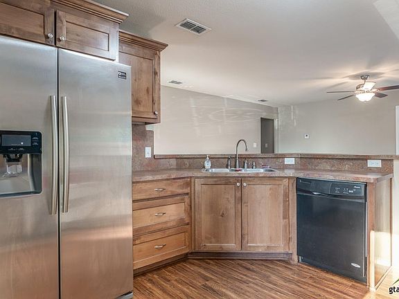 3rd image of 426 Tara Ln