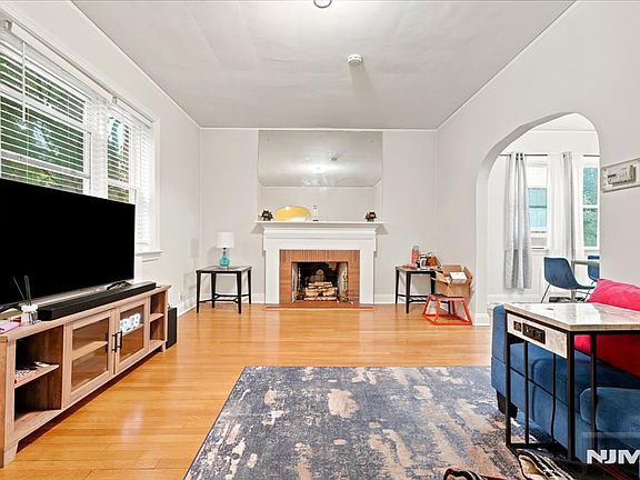 2nd image of 50 Maple Street