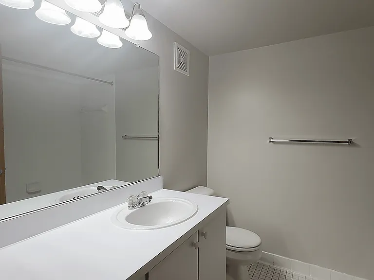 Prentiss Pointe Apartments — Photo 207