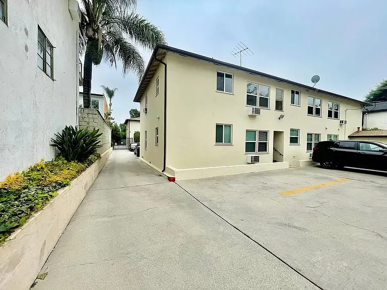 1401 N Fairfax Ave #102 — Photo 24