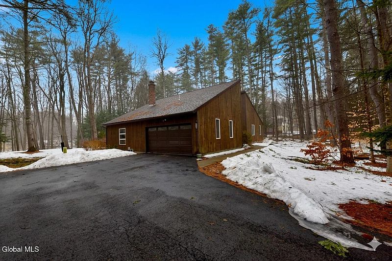 3rd image of 222 Middle Grove Road