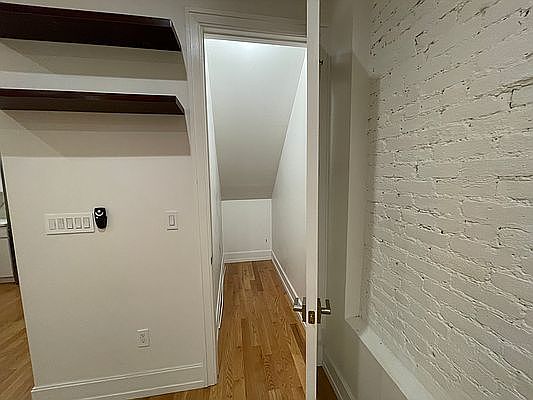 5th image of 358 W 116th St #1F