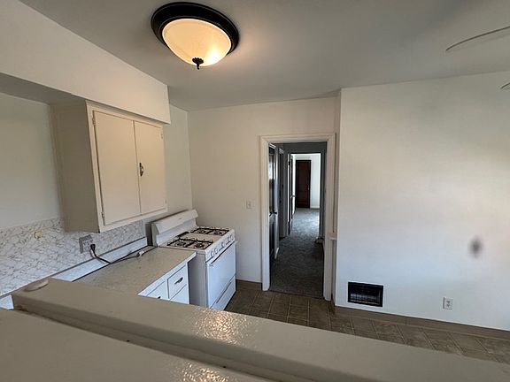 4th image of 1472 Glenbeck Ave APT 3