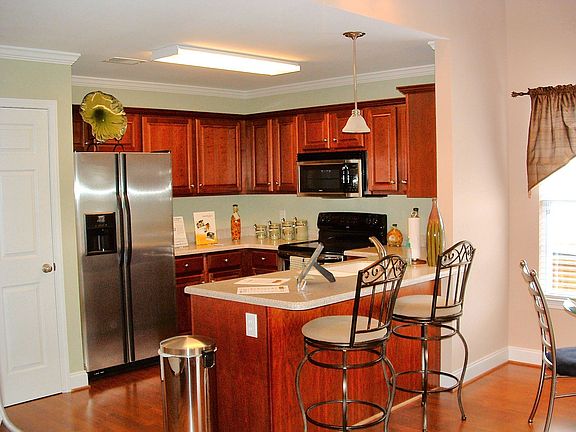 Solid Surface/Stainless