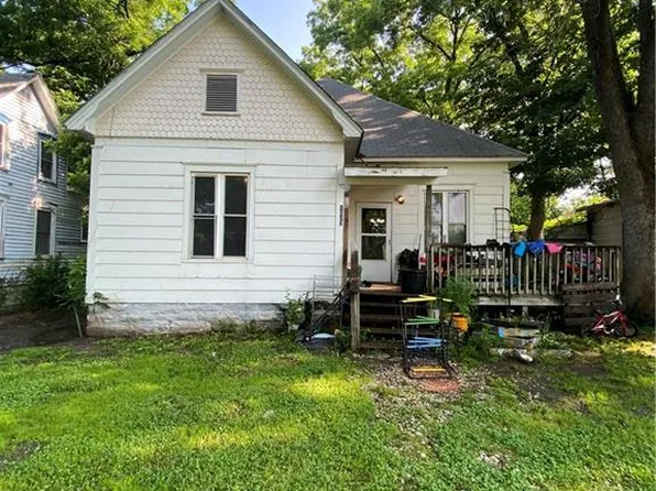 1327 Dirr Ave, Parsons, KS 67357