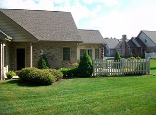 2582 Red Oak Ct, Allison Park, PA 15101