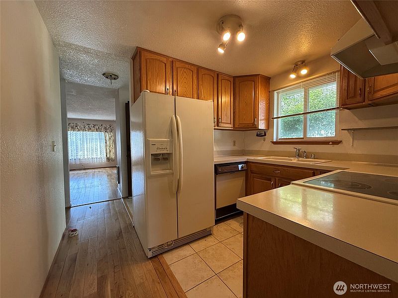 4th image of 1415 E 55th Street
