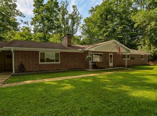 2 Kingsbury Dr, Huntington, WV 25701