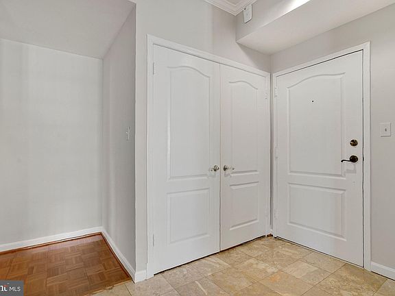 4th image of 1211 S Eads St APT 1008