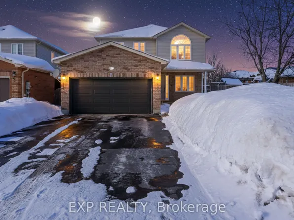 40 Benjamin Ln, Barrie, ON L4N 0S2