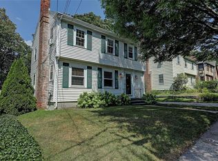 38 Greaton Dr, Providence, RI 02906