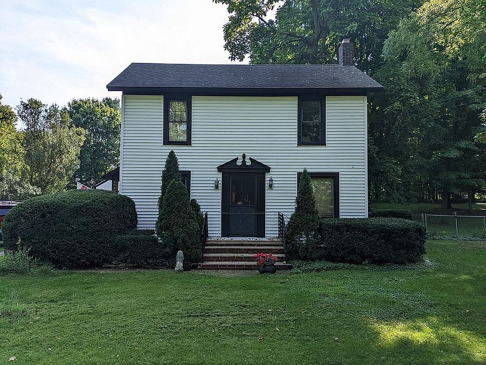 1st image of 3003 S 33rd St