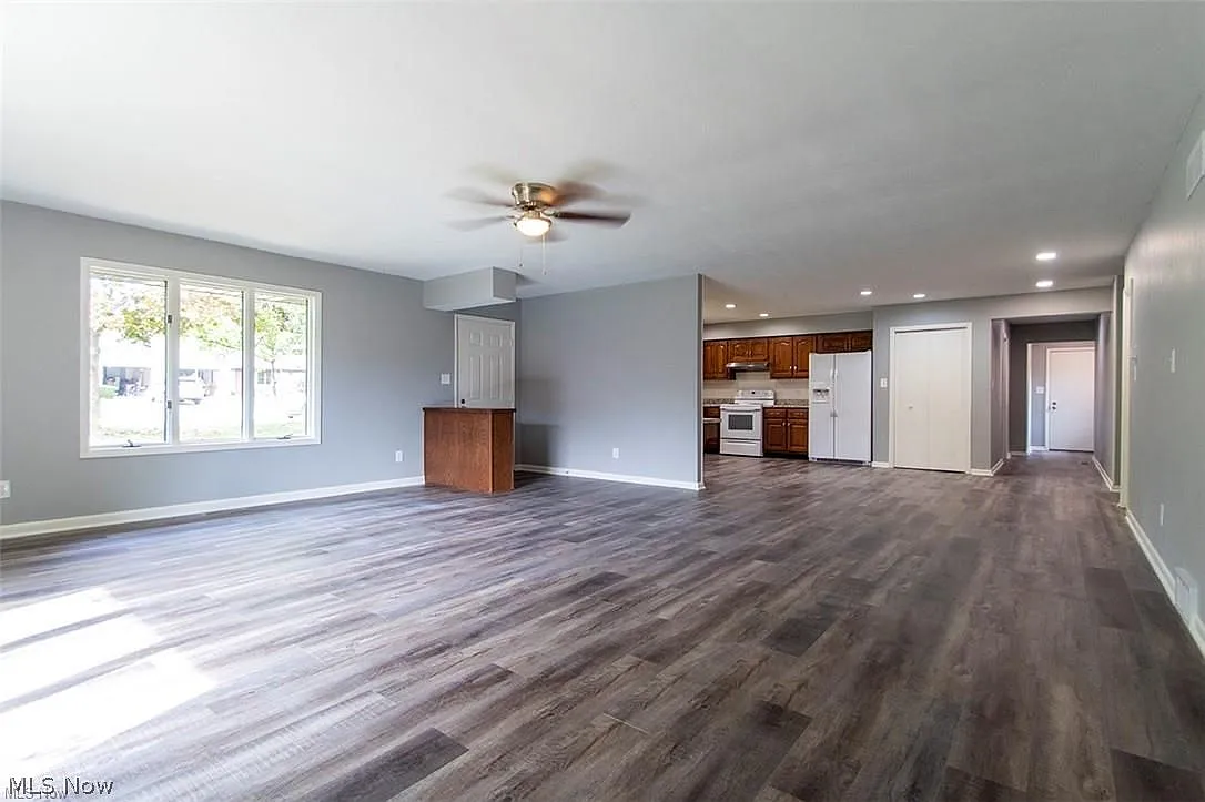 3 bed, 2.0 bath, 2200 sqft, $2,150 — Photo 4