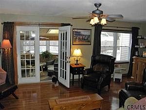 5th image of 19 Salem Dr