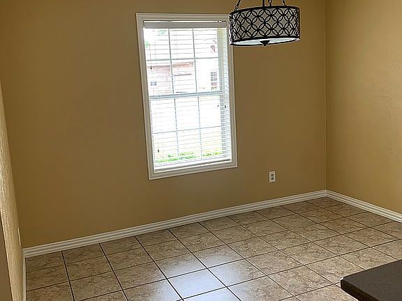 2nd image of 3307 Williamsburg Ln