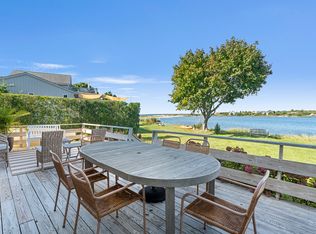 121 Little Neck Rd, Southampton, NY 11968