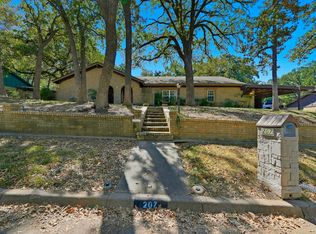 207 Trailwood Dr, Euless, TX 76039