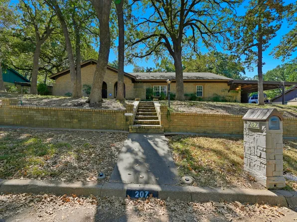 207 Trailwood Dr, Euless, TX 76039