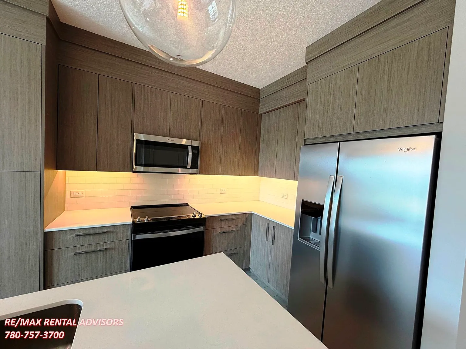 #1208 63 Corner Glen Crescent Northeast — Photo 3