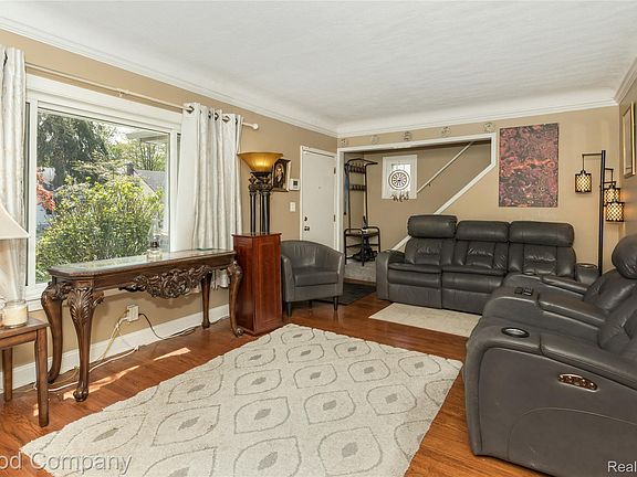 3rd image of 559 E Harry Ave