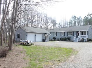 86 Tree Ln, Hartfield, VA 23071