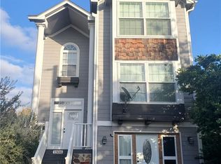 1306 N Glass St, Victoria, TX 77901