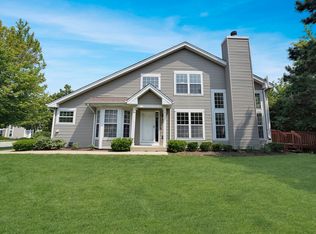 991 Willow St, Itasca, IL 60143