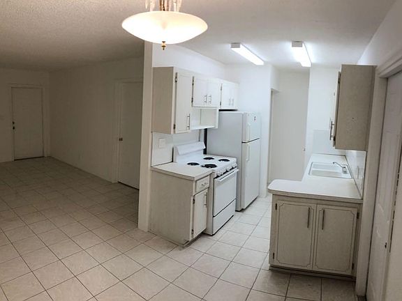 Kitchen and Livingroom