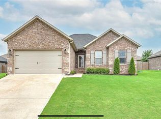1007 Glass St, Cave Springs, AR 72718