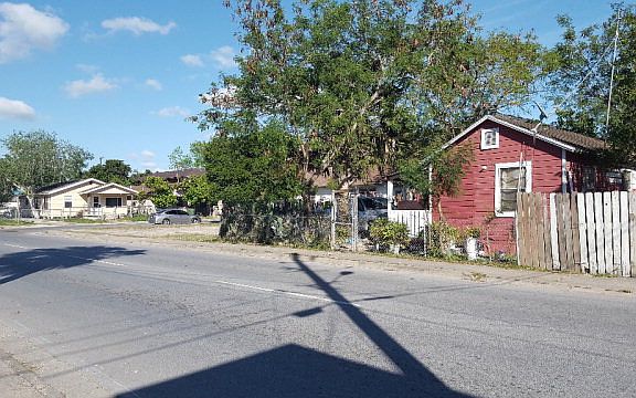 2nd image of 1434 E 12th St