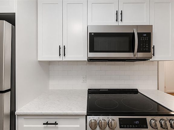 4th image of 3230 Rutledge St #13