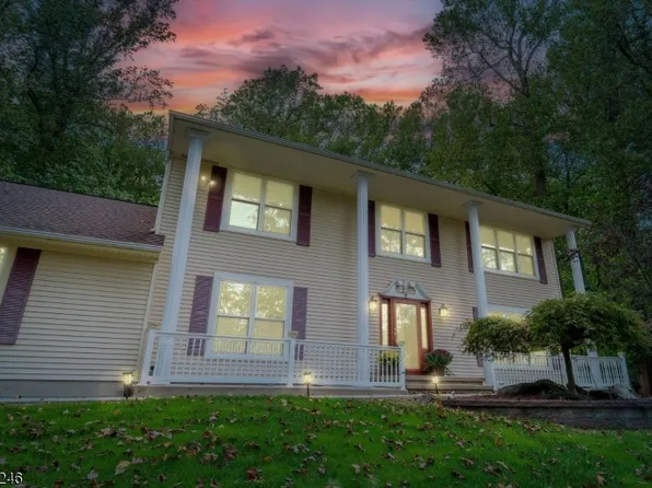 9 Stirrup Way, Franklin Twp., NJ 08540