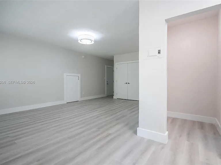 2418 Flamingo Dr #7 — Photo 8