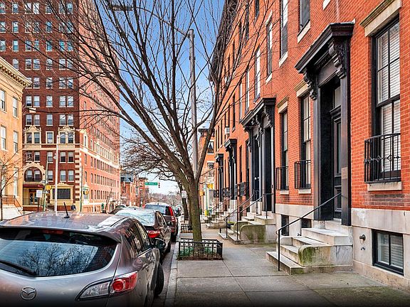 2nd image of 15 E Eager St APT 1R