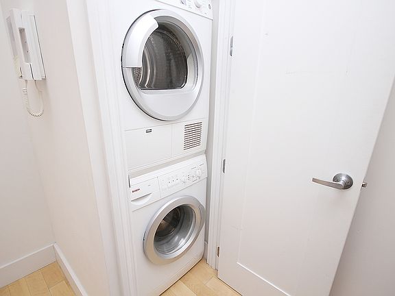 3rd image of 1050 Jackson Ave APT 6E