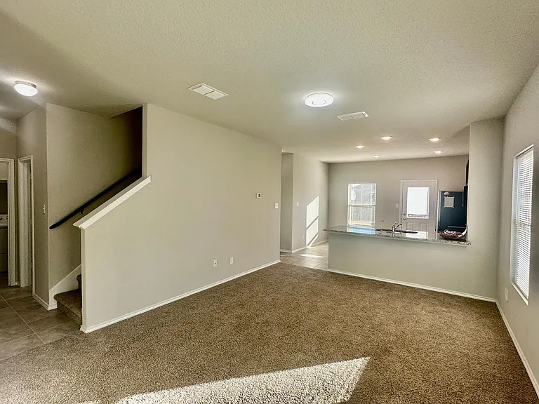 2505 Marty Way — Photo 9