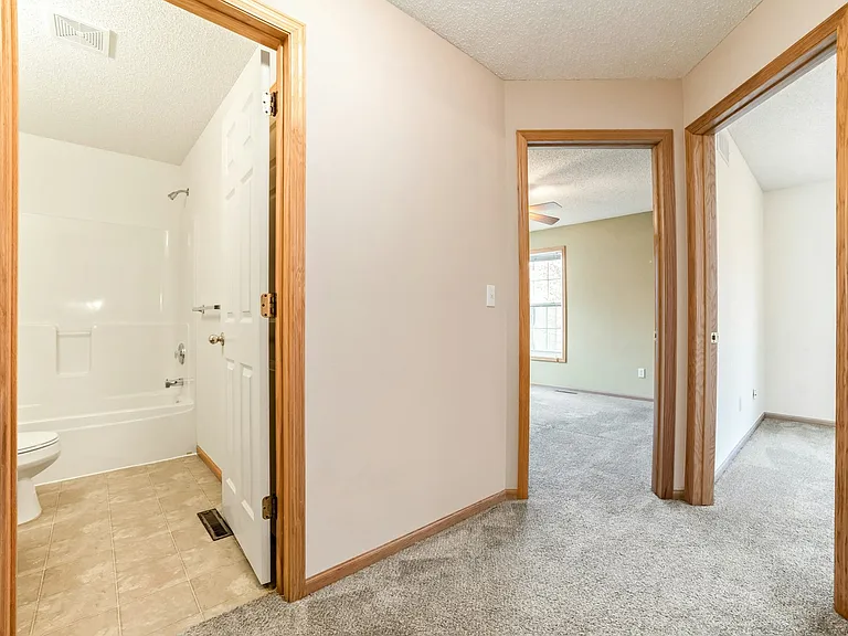 15726 Frisian Ln — Photo 37
