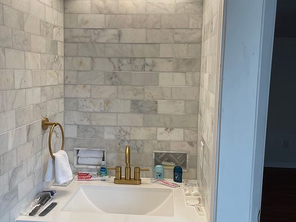 3rd image of 1159 Garraty Rd APT 1
