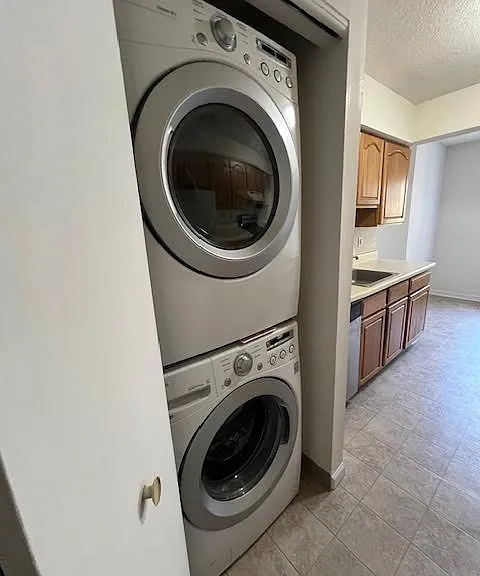 Washer & Dryer