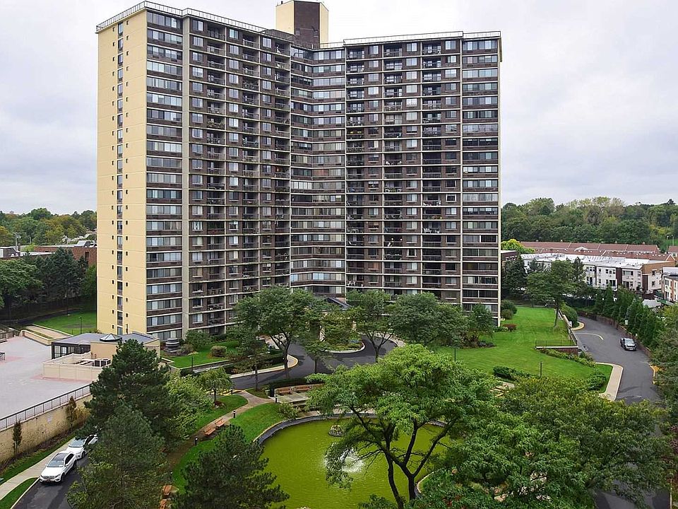 1st image of Two Bay Club Dr #15D
