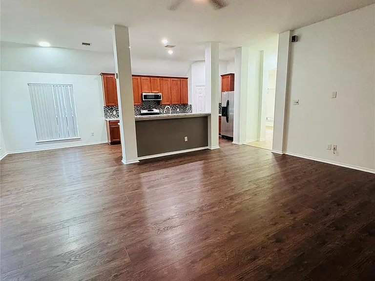 1303 Four Seasons Farm Dr — Photo 5