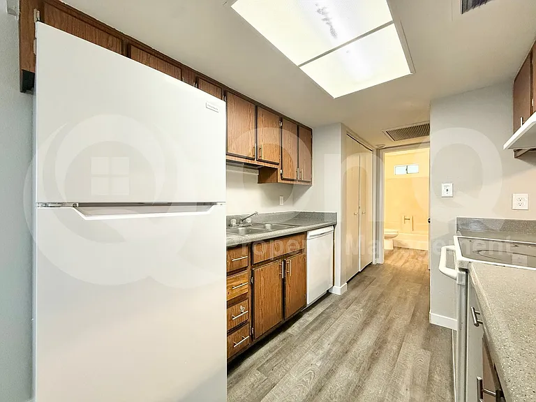 3002 E Waltann Ln #2 — Photo 6