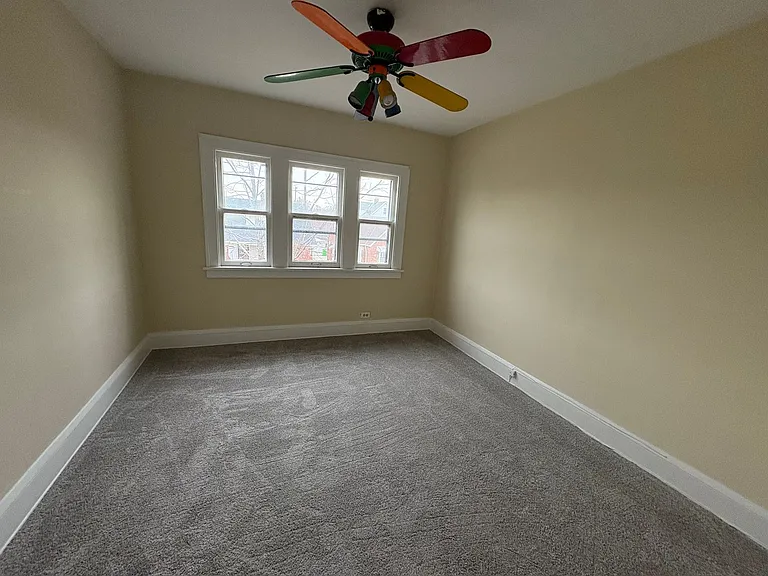 11110 Vernon Ave — Photo 10