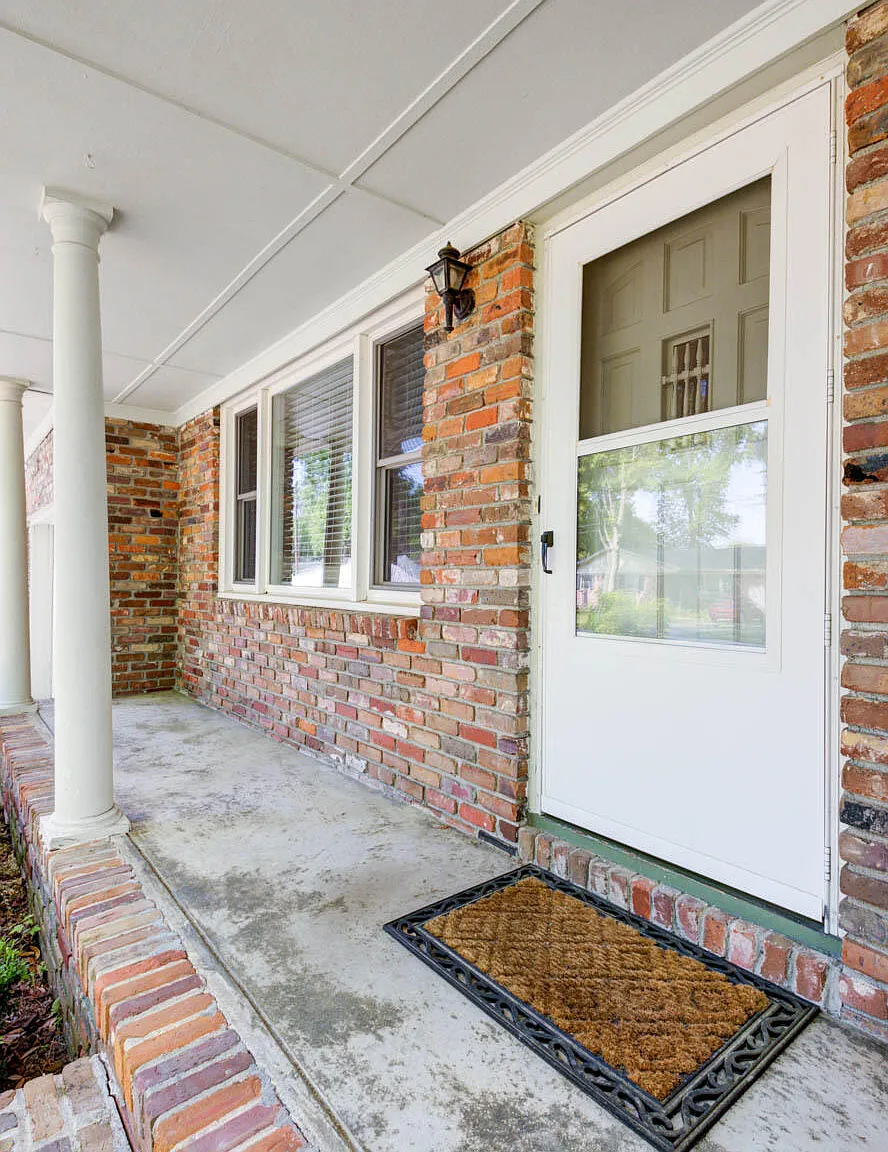 3 bed, 2.0 bath, 1175 sqft, $2,800 — Photo 4