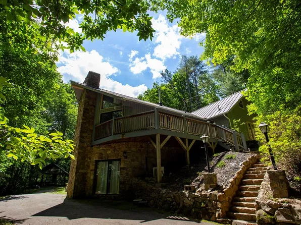 191 Castlewood Rd, Robbinsville, NC 28771