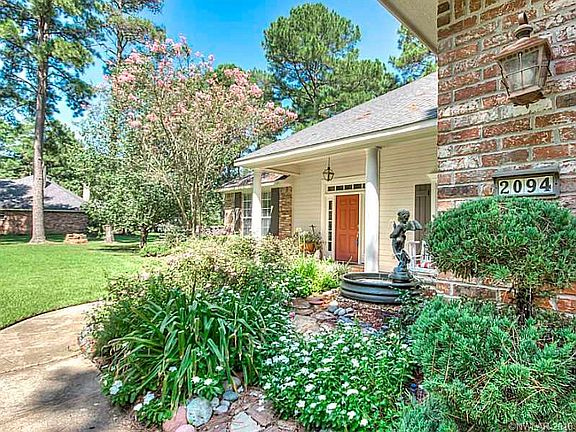 2nd image of 2094 Woodlake Dr