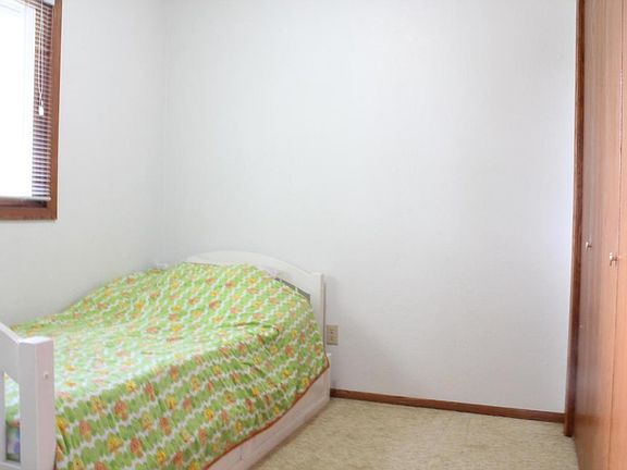 2nd image of 124 Knollwood Dr